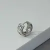 Celebridade da Internet Personalidade Moda Tendência Brincos de Argola Brincos de Fivela Única para Orelha Feminina Estilo Hip Hop Punk Europeu e Americano Masculino