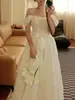 Vestido de novia ligero estilo francés, vintage y sencillo, encaje, nicho, alta gama, estilo coreano, para fotografía en estudio al aire libre y de viajes, vestido de novia con hombros descubiertos