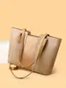 Nova Bolsa Tote Simples Feminina Grande Capacidade Casual de Ombro Alta Aparência Moda Comute Bolsa de Axila Feminina
