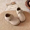 Nuevos zapatos Birkenstock para niños 2026, con bordado de fuegos artificiales, estilo retro y una suela suave con cierre de velcro, perfectos para uso casual