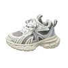 Zapatillas Deportivas para Niña 2025 Otoño/Invierno Nuevo Estilo Más Terciopelo Antideslizantes Zapatillas de Correr para Niños Suela Suave Niños Medianos y Grandes Ligeras Zapatillas de Papá