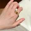 Anillo Geométrico con Incrustaciones de Circonita Dorada de Diseño de Nicho para Mujer, Estilo Nuevo con Personalidad Única, Diseño Abierto Ajustable