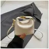 Bolso de Hombro Nuevo de Nicho, Bolso Cuadrado Pequeño Casual y Versátil, Bolso de Mano Ligero, Bolso Cruzado de Color Sólido Simple, Venta al por Mayor Transfronteriza