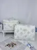 Fornecimento Exclusivo Transfronteiriço de Necessaires de Algodão Estampadas Florais, Bolsas de Viagem Portáteis de Grande Capacidade, Bolsas de Armazenamento de Cosméticos Portáteis Acolchoadas