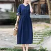 Vestido Bordado Estilo Étnico de Algodão Verão 2026 Temperamento Artístico Gola Redonda Manga Meia Comprimento Médio Saia de Algodão Feminino