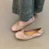 Zapatos planos de estilo suave con textura de piel de oveja y lazo para mujer, zapatos de abuela poco profundos de puntera cuadrada brillante y suela blanda, mocasines versátiles
