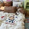 Lençol de Algodão Lavado Classe A Conjunto de Quatro Peças Primavera Desenho Animado Toalha Capa de Edredom Bordada Conjunto de Três Peças para Cama Nantong Home Textile