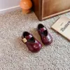 Zapatos de cuero versátiles estilo bosque retro para niñas, nueva colección primavera/otoño 2026, punta poco profunda, planos de suela blanda, zapatos Mary Jane de princesa para niñas pequeñas