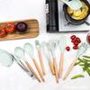 Fabricantes Venta al por Mayor Herramientas de Cocina Creativas Mango de Madera Utensilios de Cocina de Silicona Juego de 12 Piezas Juego de Espátula de Silicona y Cuchara para Sopa de 11 Piezas