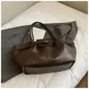 Bolso Tote de Lujo de Alta Gama con Textura, Accesible, para Viajes Diarios de Mujeres, Nuevo Invierno 2025, Casual, Nicho, Plegado, de un Solo Hombro, para Colgar en la Axila