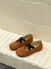 Zapatos Mary Jane Retro Franceses de Punta Dividida Falsa para Mujer 2026 Verano Nuevo Estilo con Correa Cruzada Suela Suave Zapatos de Ballet con Falda