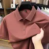 Nova camiseta de manga curta de verão para homens de meia-idade, estilo casual de negócios, camisa polo bordada com gola, camiseta masculina de cor sólida