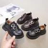 Zapatos para Niñas Zapatos de Cuero de Princesa 2026 Nuevos Primavera/Otoño Planos Elegantes para Bebé Suela Suave Antideslizantes Mocasines para Niños