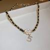 Colar Número Diamante Pérola Flor Couro Artificial Retrô High-End Corrente Clavícula Colar Temperamento Fashion para Mulheres