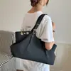 Nova bolsa feminina de camurça vintage da Tote para o outono de 2026, grande capacidade, bolsa de ombro simples