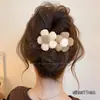 Presilha de cabelo grande tipo bico de pato para mulheres, com design floral para a parte de trás da cabeça, novo estilo 2026, adequada para cabelos grossos, presilha de garra de uma peça, acessório de cabelo