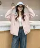 Estilo Novo Primavera 2026 Jaqueta Casual Falsa de Duas Peças Versátil Emagrecedora Versão Coreana Curta Moda Patchwork Top Tendência Roupas Femininas