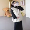 Nuevo conjunto de maternidad para otoño e invierno: Conjunto de dos piezas: chaleco de punto de botones de colores y vestido largo, de cintura alta, cubre el abdomen y se puede usar como prenda exterior