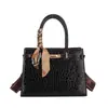Bolsa Vermelha de Luxo Bolsa Platina Feminina Elegante Bolsa de Noiva Grande Capacidade Leve Luxo Bolsa de Mãe Exquisita Bolsa de Casamento Presente