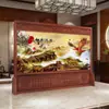Pantalla divisoria para sala de estar, modelo nuevo 2025, pantalla exterior de imitación madera maciza, pantalla móvil de lujo para sala de estar y patio