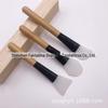 Shenzhen boa qualidade silicone espátula máscara máscara bastão cabo de bambu portátil cabeça macia ferramenta de beleza pincel máscara fácil de limpar