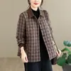 Tiro real 2026 nueva chaqueta de algodón cálida y elegante a cuadros holgada, tela de algodón, ropa de algodón fina para mediana edad y ancianos
