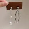 Brincos Minimalistas Assimétricos com Borla de Pérolas, Brincos Stud Geométricos de Design Único, Acessórios de Orelha Versáteis da Moda de Luxo Leve