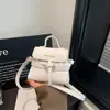 Bolsa de Mão Vintage de Nicho para Mulheres, Nova Bolsa Quadrada Pequena Estilosa para o Inverno de 2025 com Alto Valor Estético, Bolsa Transversal Texturizada