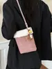 Design de Nicho Casual e Estiloso Nova Moda Simples Bolsa de Ombro Transversal Bolsa Quadrada Pequena Feminina Inverno 2026