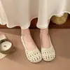 Zapatos planos bajos para mujer 2026, color liso, zapatos casuales de moda perforados para uso en exteriores, zapatos de una sola pieza huecos, nuevo modelo de primavera y otoño