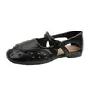 Zapatos planos de estilo francés calados y bajos para mujer, nueva colección de verano 2026, elegantes zapatos Mary Jane planos de punta cuadrada con una sola tira