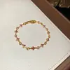 Pulsera de Cierre de Flor con Circonita, Chapada en Oro Real de 18 Quilates, Pulsera Retro de Moda y Exquisita, Joyería de Lujo Ligero y de Gama Alta para Mujeres