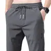 Calças de Secagem Rápida para Homens, Calças de Seda Gelada, Tamanho Grande Respirável de Corte Reto Casuais, Calças Esportivas Finas de Secagem Rápida para Homens para Primavera e Verão
