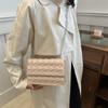 Outono 2024 Nova Chegada Diamante Plissado Moda Deslocamento Corrente Deslocamento Bolsa de Ombro Moda Texturizada Transversal Bolsa Quadrada Pequena