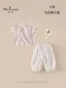 Conjunto de Verão Novo Estilo Xiafan para Bebês e Crianças Pequenas Meninas, Classe A, Novo Top de Manga Curta e Shorts Respiráveis de Comprimento 9/10 Conjunto de Duas Peças