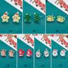 Pendientes navideños de dibujos animados, bonitos pendientes de resina con diseño de árbol de Navidad, anciano y muñeco de nieve, y alce navideño.