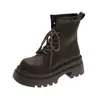 Botas estilo Martin com plataforma feminina, nova coleção outono 2026, design versátil com cadarço, estilo britânico, adequadas para mulheres baixinhas, que aumentam a altura, botinhas casuais