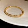 Pulseira de abertura redonda com zircônia europeia e americana, pulseira de luxo leve, sensação de alta qualidade, pulseira da moda, trabalho pesado, personalidade, joia de mão para mulheres, atacado