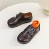 Zapatos de Cuero de Moda para Niñas Modelo Nuevo 2026 Zapatos Individuales Negros para Bebé Zapatos para Niños Estilo Británico Suela Suave Zapatos Birkenstock para Niños