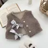 Colete de pelúcia quente de camada dupla para bebês outono e inverno INS, casaco sem mangas com laço retrô para bebês meninas
