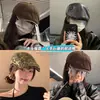 Gorra Adelante con Circunferencia de Cabeza Grande 2025 Nuevo Boina de Cuero PU Estampado de Leopardo Otoño Invierno Gorra de Periodista de Pintor Talla Grande