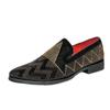 Zapatos de cuero para hombre, zapatos pequeños de cuero para otoño, zapatos de estilista puntiagudos para hombre, zapatos de hombre de estilo coreano con diamantes de imitación, zapatos de cuero de moda para hombre.