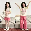 Conjunto de Tres Piezas de Dibujos Animados para Niñas Verano Nuevo Estilo Pijama de Manga Corta Ropa de Casa Súper Linda para Niños Conjunto de Pantalones Largos