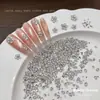 Accesorios de arte para uñas con pedrería de flor blanca de cinco pétalos, pedrería popular de fondo plano, kit de materiales de decoración de uñas DIY al por mayor