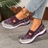 Zapatos de Verano Nuevos para Mujer sin Cordones con Suelas Suaves, Zapatos Cómodos para Mamá, Zapatos de Mujer Transpirables de Tejido Fly-Knit, Zapatos Casuales Versátiles de Cuadros