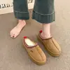 Pantuflas de algodón de moda para mujer, botas de nieve con plataforma, nuevo estilo de invierno 2026, diseño de media pantufla de punta cerrada, forradas de felpa para abrigar, zapatos de algodón para mujer