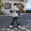 Conjunto de Sudadera para Niños 2061 Primavera y Otoño 2026 Nuevo Conjunto Casual de Dos Piezas de Jeans Fresco y Elegante Atuendo de Otoño para Niños