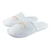 Pantuflas desechables para novias y damas de honor con letras en inglés, lentejuelas doradas, diseño de punta abierta, disponibles para venta al por mayor en Amazon