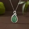 Collar de Plata de Ley S925 con Calcedonia Verde Natural Incrustada Colgante Avanzado Forma de Gota de Agua Huevo Frito Temperamento Femenino Regalo para Madre