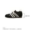 Suministro directo de fábrica dropshipping zapatillas de entrenamiento alemanas a rayas con cordones retro para mujer puntera redonda suela gruesa zapatillas deportivas casuales zapatillas Forrest Gump